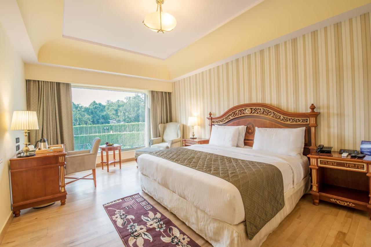 Hotel Celebration Gardens Нью-Делі Екстер'єр фото