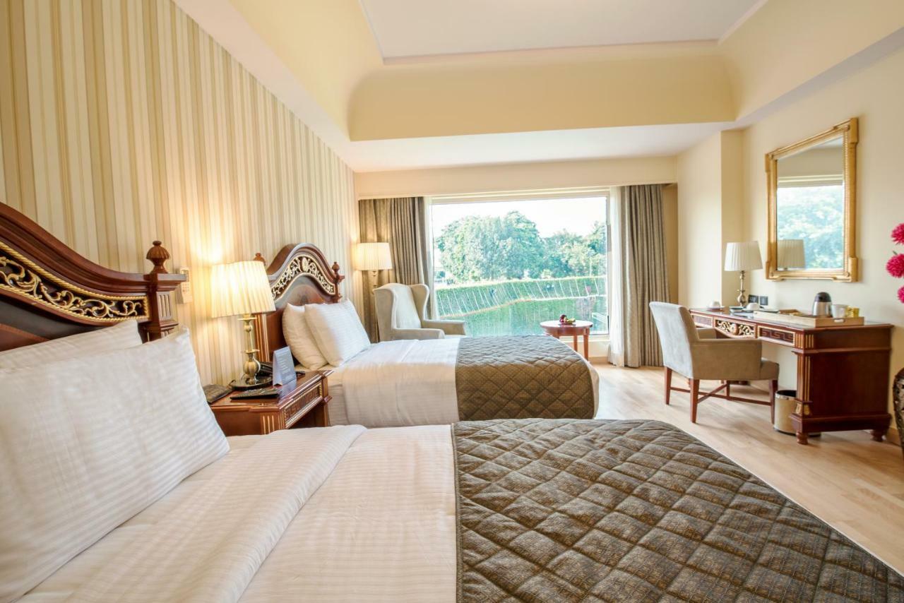 Hotel Celebration Gardens Нью-Делі Екстер'єр фото
